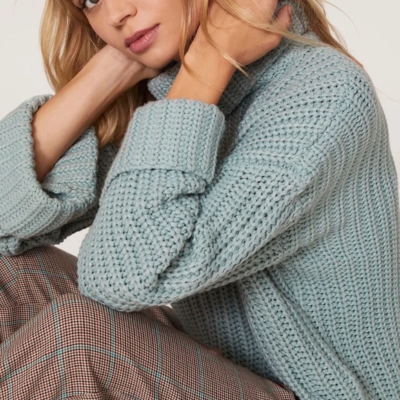 525 America Wide Sleeve Turtleneck Sweater size Large - Picture 3 of 11